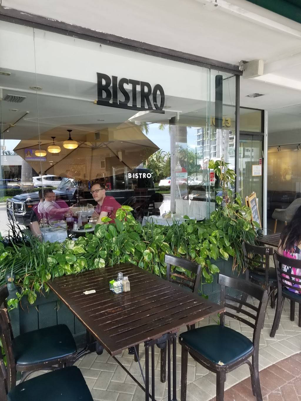 The Bistro | restaurant | 1023 Kane Concourse, Bay Harbor Islands, FL 33154, USA | 3058660404 OR +1 305-866-0404