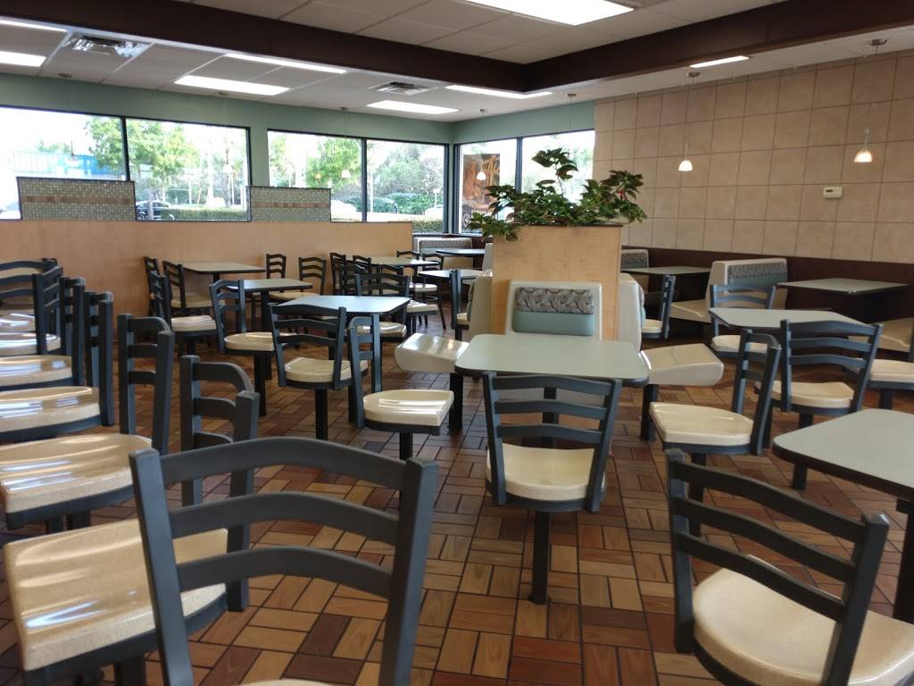 Burger King | restaurant | 9271 N, Tamiami Trail N, Naples, FL 34108, USA | 2395912266 OR +1 239-591-2266