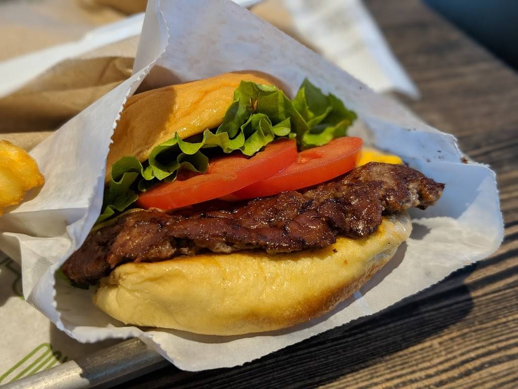 Shake Shack | restaurant | 15030 North Scottsdale Road #180g1a, Scottsdale, AZ 85254, USA | 6023622020 OR +1 602-362-2020