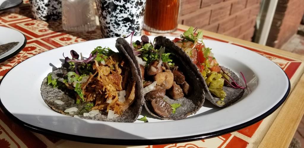 Cielo Rojo Restaurante | restaurant | 7056 Carroll Ave, Takoma Park, MD 20912, USA | 3017550833 OR +1 301-755-0833