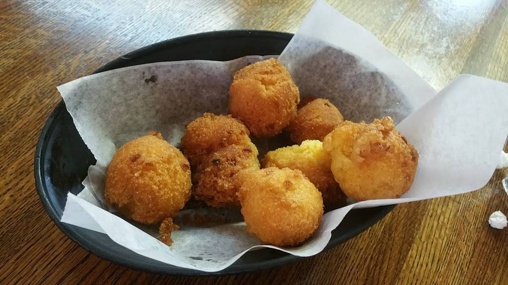 jumpin catfish | restaurant | 1861 S Ridgeview Rd, Olathe, KS 66062, USA | 9138293474 OR +1 913-829-3474