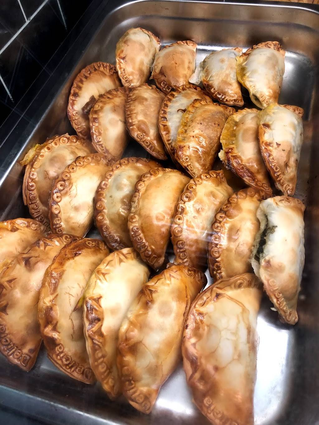 DELICIA EMPANADAS KOSHER FACTORY AND STORE | restaurant | 168 NE 167th St, Miami, FL 33162, USA | 3053702610 OR +1 305-370-2610