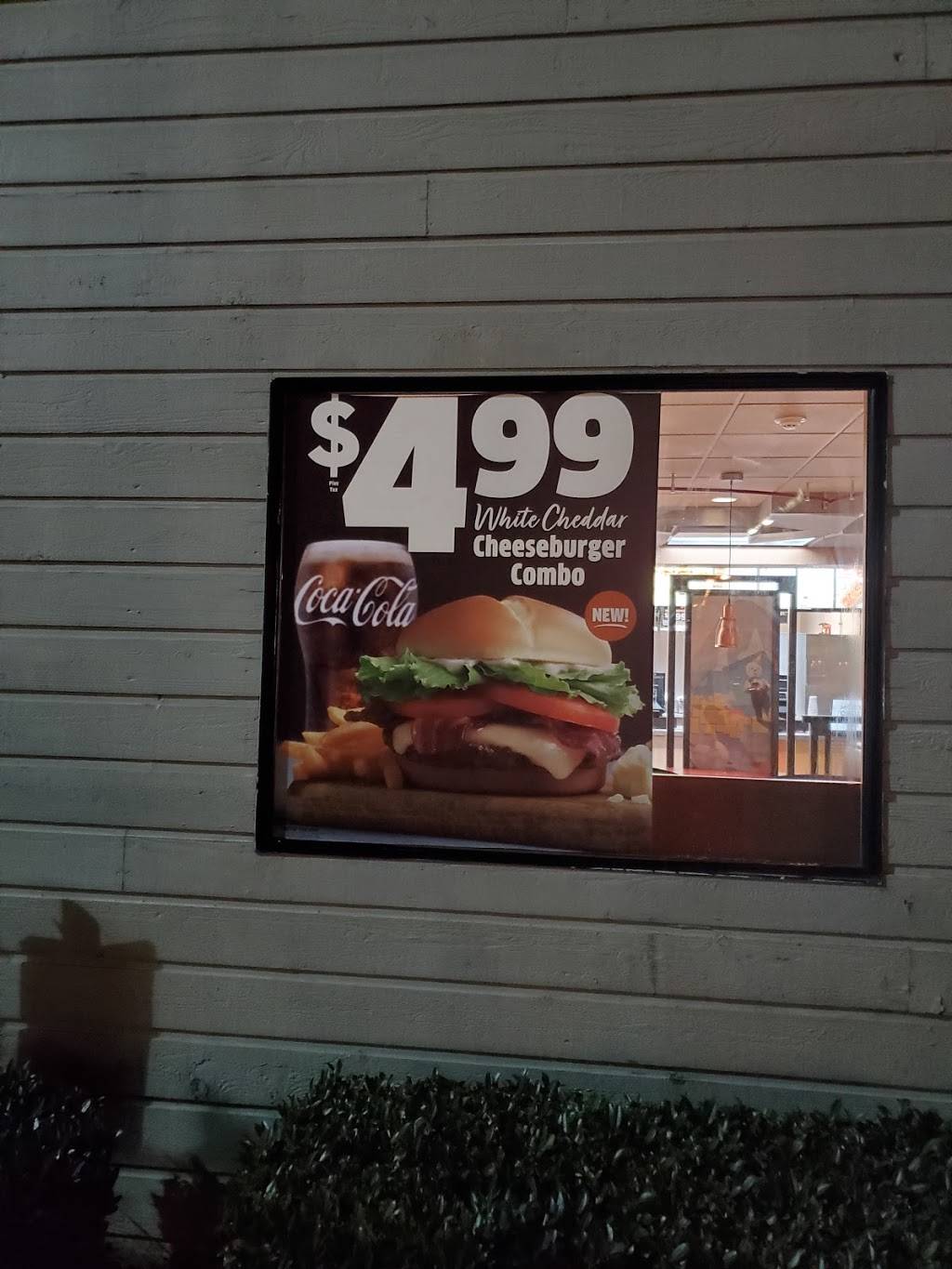 Jack in the Box | restaurant | 827 Ave D, Snohomish, WA 98290, USA | 3605686644 OR +1 360-568-6644