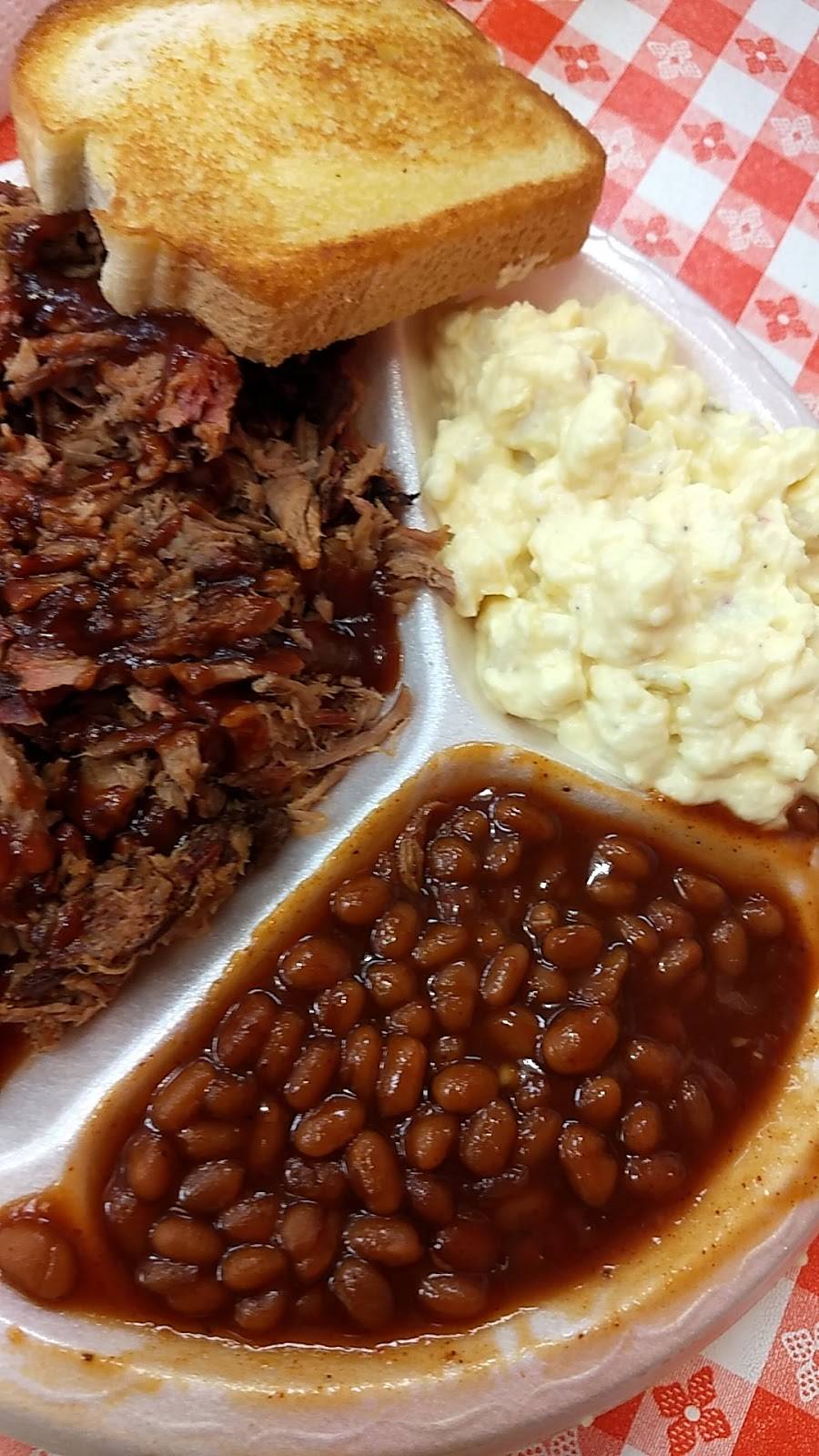 Hog Wild Pit Bar-B-Q | restaurant | 620 N Rock Rd Suite 250 Suite 250, Derby, KS 67037, USA | 3164256010 OR +1 316-425-6010