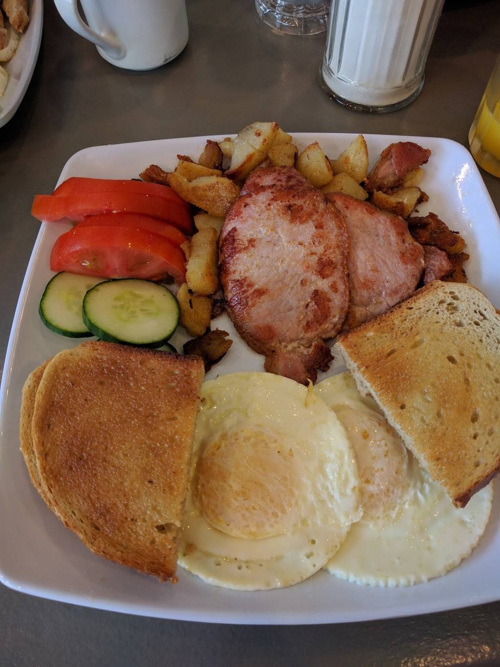 Bakers Bar and Grill | restaurant | 5565-5595 Wyandotte St E, Windsor, ON N8S 4T9, Canada | 5199482161 OR +1 519-948-2161