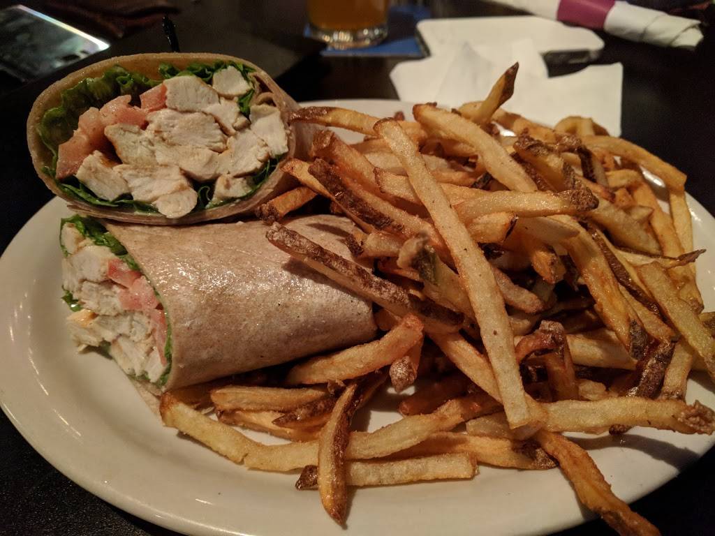 Lakeside Bar & Grille | restaurant | 97 Boston Turnpike, Shrewsbury, MA 01545, USA | 5084253543 OR +1 508-425-3543