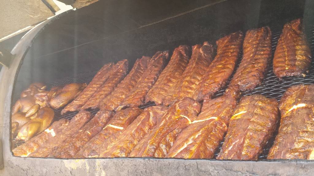 Ray’s Bar-B-Q | restaurant | 118 S Cockrell Hill Rd Ste 110, DeSoto, TX 75115, USA | 9722237297 OR +1 972-223-7297