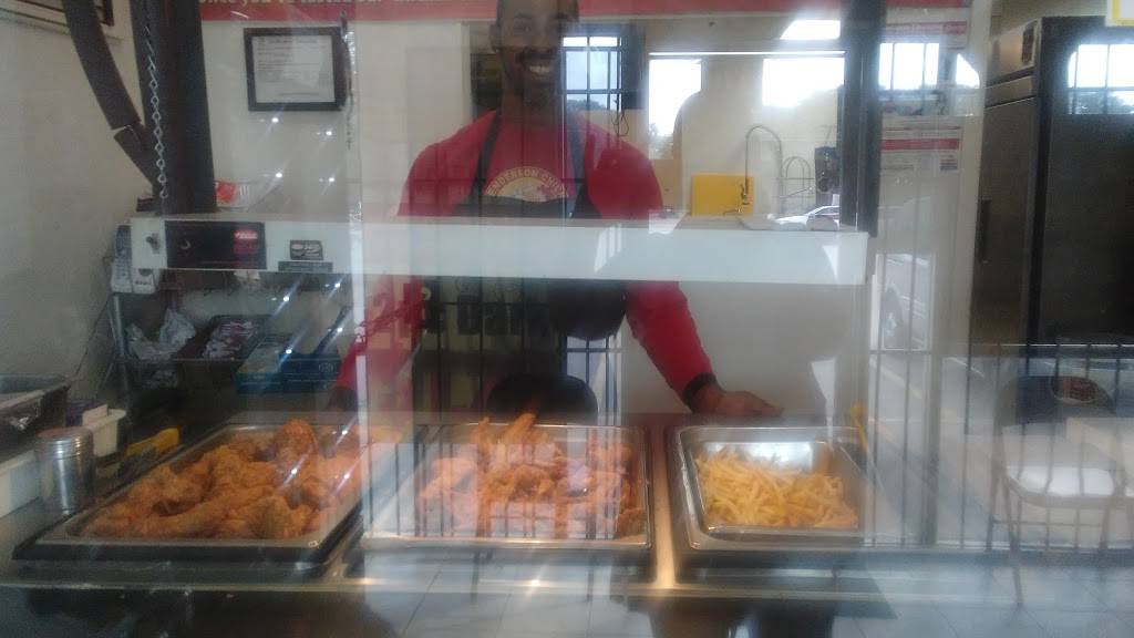 Henderson Chicken | restaurant | 1328 N Jim Miller Rd, Dallas, TX 75217, USA | 2143986777 OR +1 214-398-6777