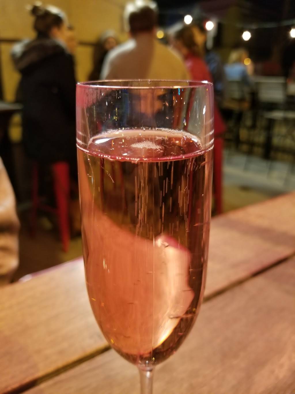 Red Light | restaurant | 1401 R St NW, Washington, DC 20009, USA | 2022340400 OR +1 202-234-0400