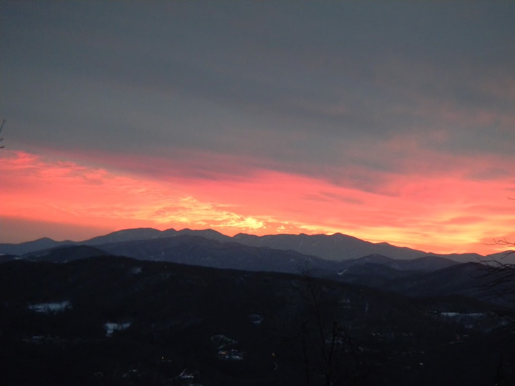 Beech Alpen Inn | restaurant | 700 Beech Mountain Pkwy, Beech Mountain, NC 28604, USA | 8283872252 OR +1 828-387-2252