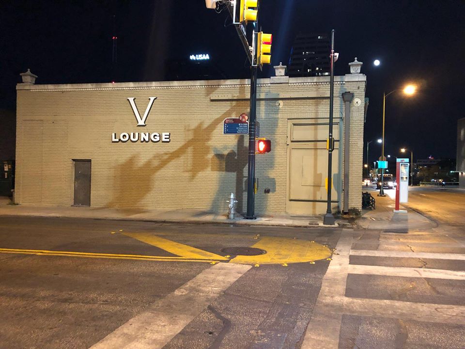 V Lounge | night club | 107 E Martin St, San Antonio, TX 78205, USA | 2107104190 OR +1 210-710-4190