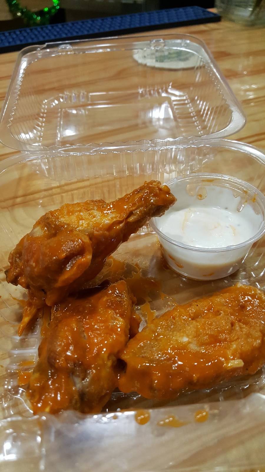 Squirrels Nest Bar & Grill | restaurant | 3450 East, SC-9 Business, Loris, SC 29569, USA | 8437160926 OR +1 843-716-0926