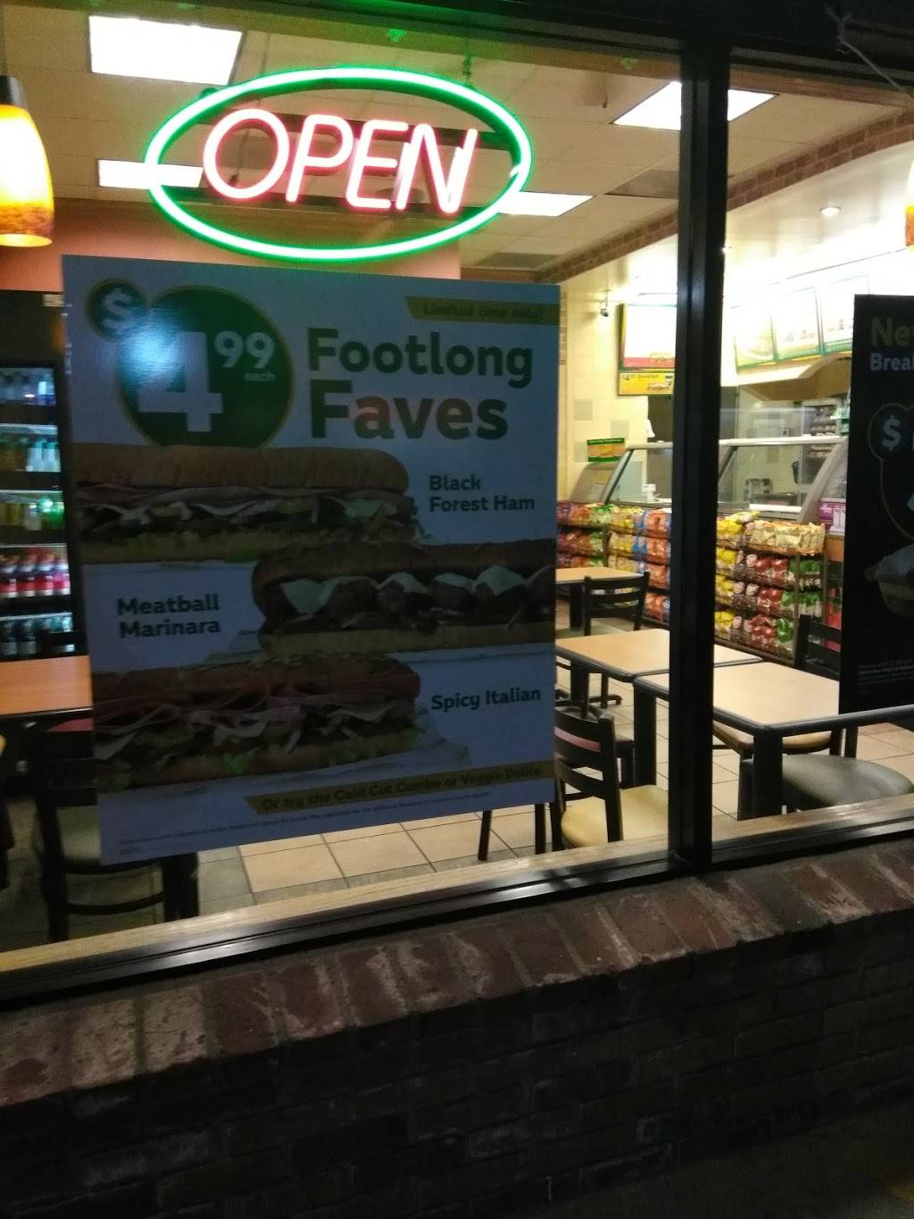 Subway Restaurants | restaurant | 24783 Valley St, Santa Clarita, CA 91321, USA | 6612543877 OR +1 661-254-3877