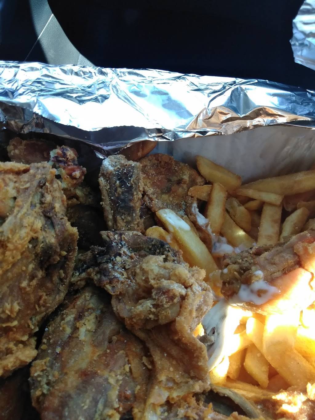 Captain JJ Fish & Chicken | restaurant | 4300 Summer Ave, Memphis, TN 38122, USA | 9013472287 OR +1 901-347-2287