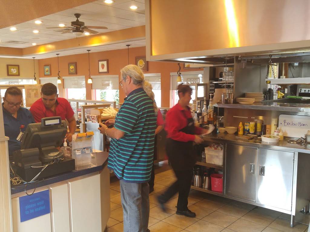 IHOP | restaurant | 1586 Northern Blvd, Manhasset, NY 11030, USA | 5163652732 OR +1 516-365-2732