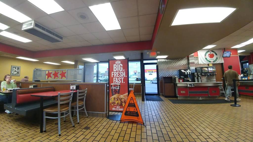 Hardees | restaurant | 734 S 11th St, Niles, MI 49120, USA | 2696845470 OR +1 269-684-5470