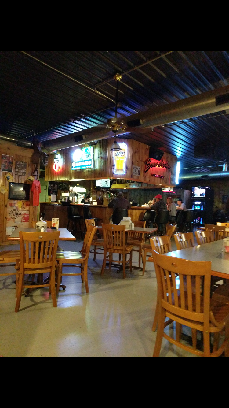 Boondocks | restaurant | 1218, 249 N Central St, Gilman, IL 60938, USA | 8152654100 OR +1 815-265-4100