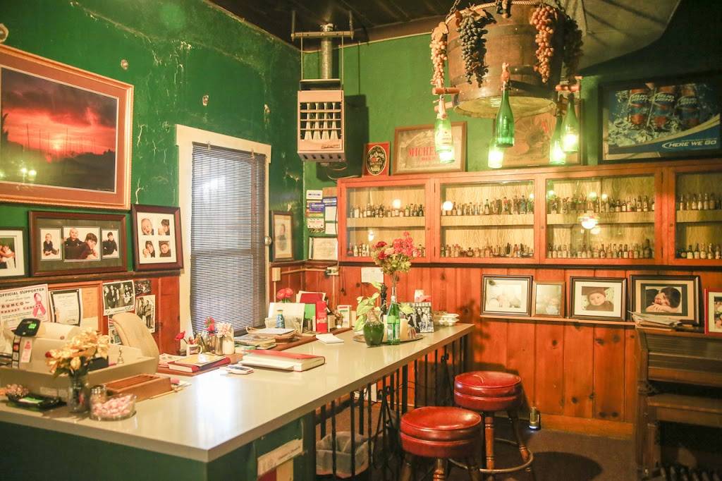 Gianninis Italian Dinners | restaurant | 19845 CA-88, Pine Grove, CA 95665, USA | 2092967222 OR +1 209-296-7222