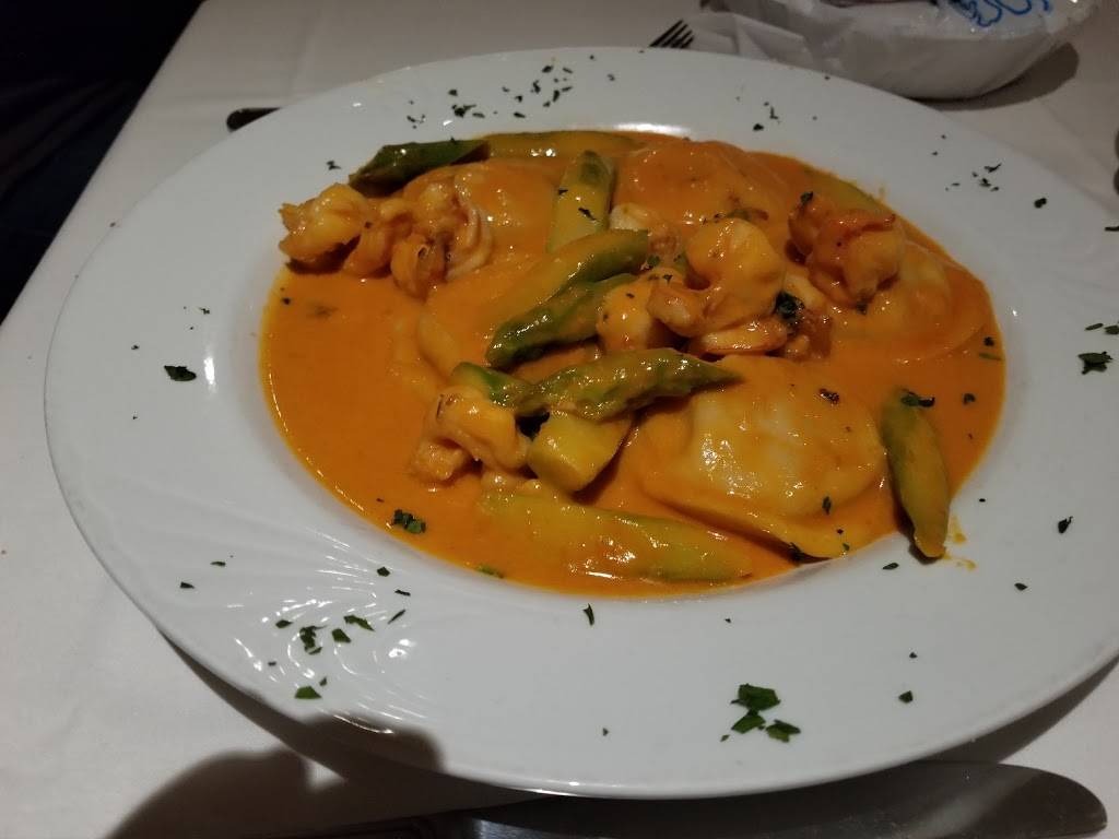 Alexs Bar and Grille | restaurant | 577 N Broadway, White Plains, NY 10603, USA | 9143581444 OR +1 914-358-1444