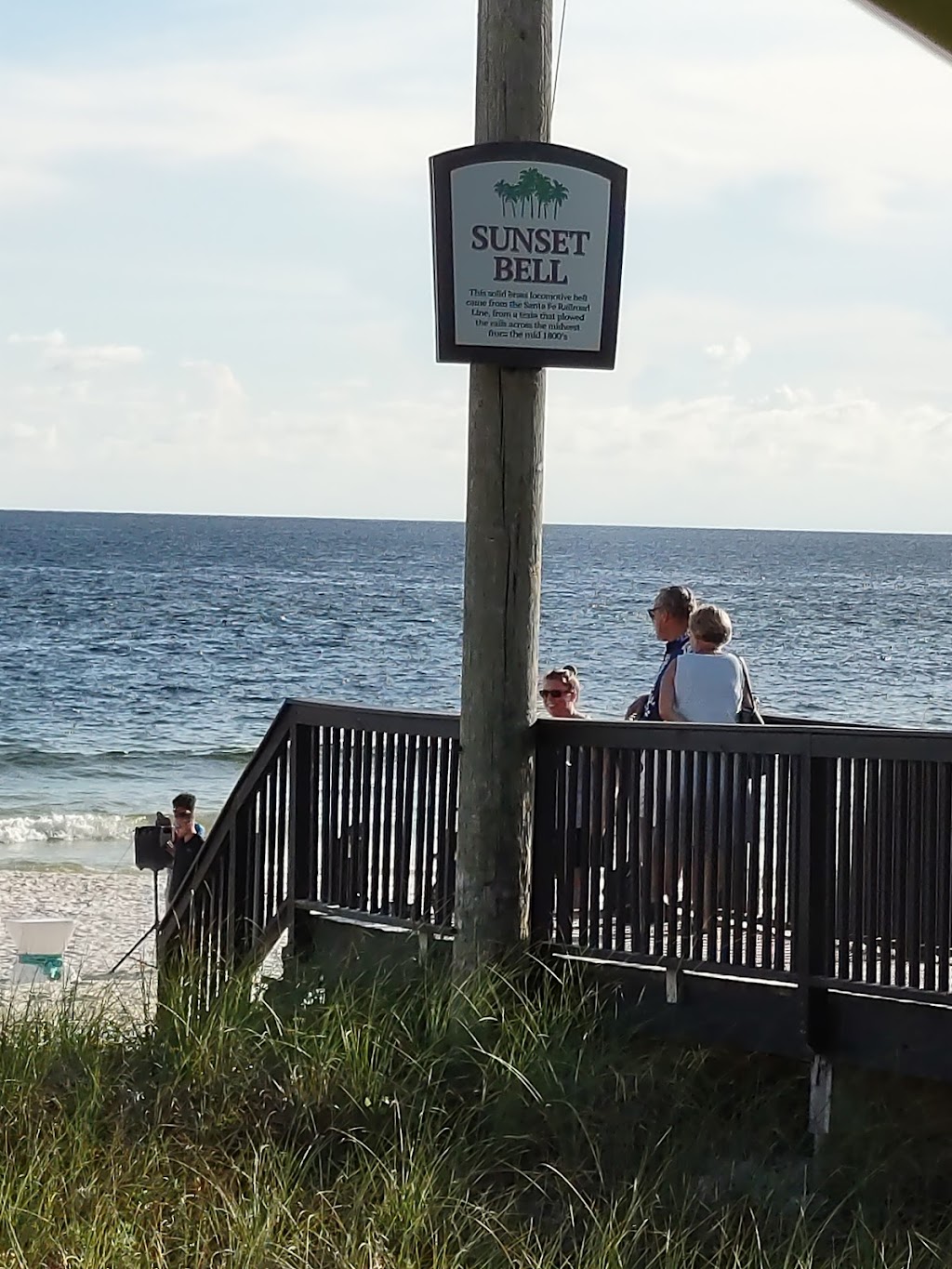 Runaway Island | restaurant | 14521 Front Beach Rd, Panama City Beach, FL 32413, USA | 8506344884 OR +1 850-634-4884