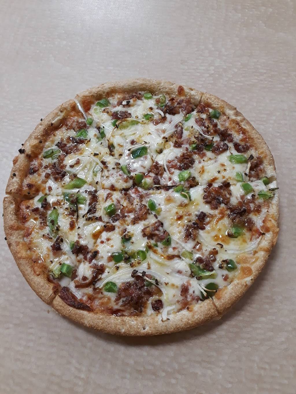 Giovannis Roast Beef & Pizza | restaurant | 209 W River Rd Unit 8, Hooksett, NH 03106, USA | 6039359820 OR +1 603-935-9820