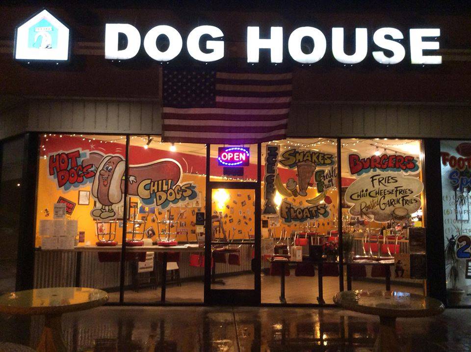 The Dog House Chico | restaurant | 1354 East Ave Ste U, Chico, CA 95926, USA | 5308942242 OR +1 530-894-2242