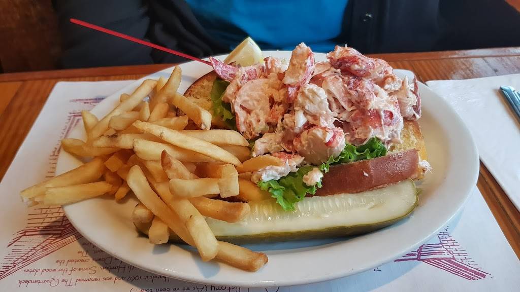 Quarterdeck | meal takeaway | 164 Main St, Falmouth, MA 02540, USA | 5085489900 OR +1 508-548-9900