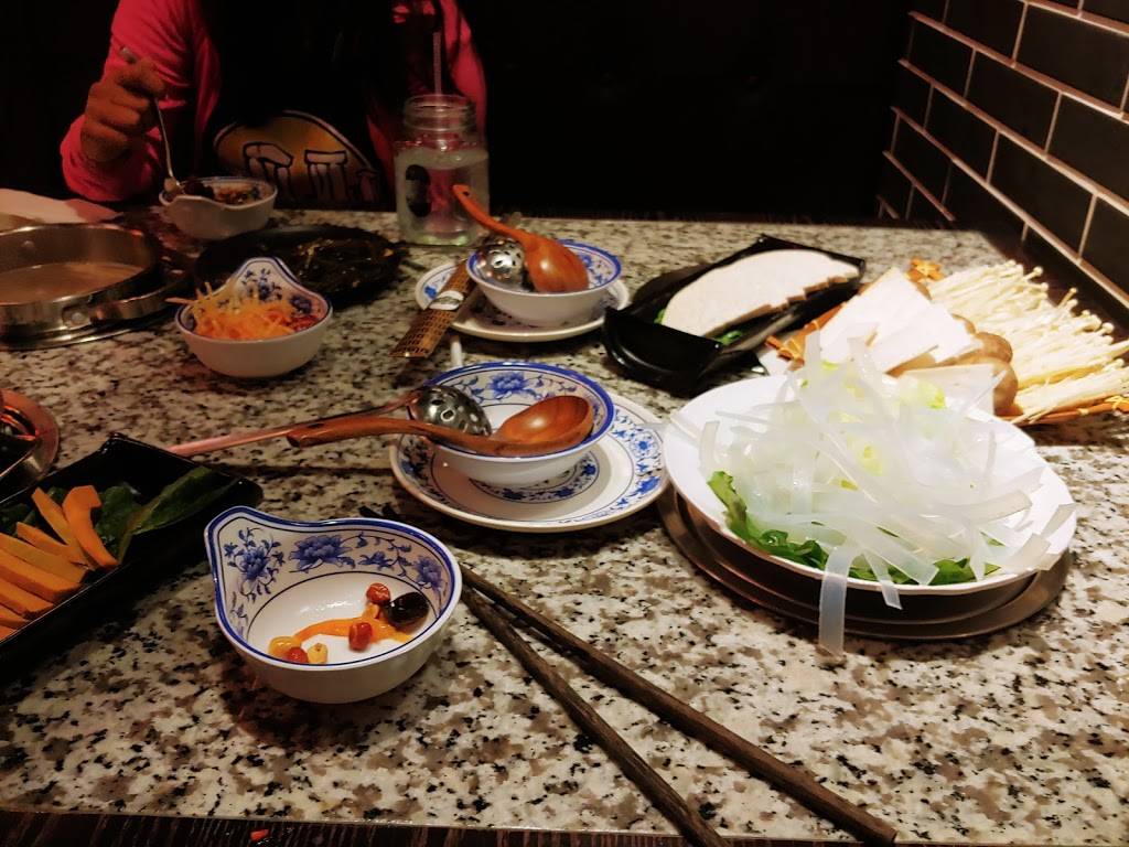 Potasia Hotpot & Noodle Bar | restaurant | 600 S Oyster Bay Rd, Hicksville, NY 11801, USA | 5169386666 OR +1 516-938-6666