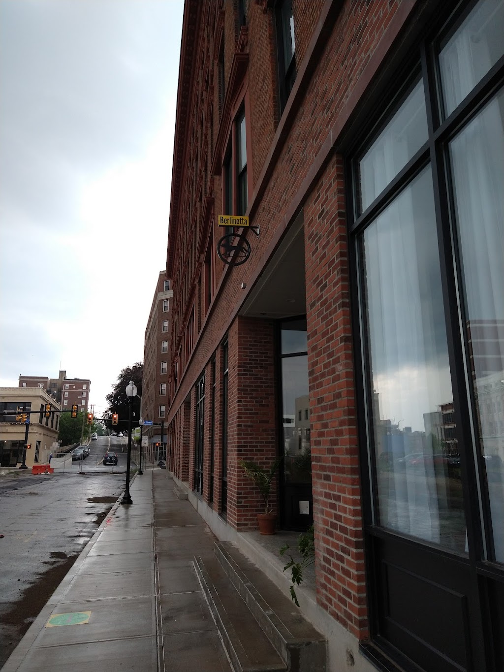 berlinetta brewing | restaurant | 90 Golden Hill St, Bridgeport, CT 06604, USA | 2035498203 OR +1 203-549-8203