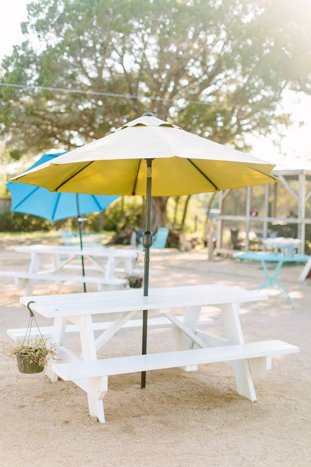 Cedar Valley Eats | restaurant | 12701 Nutty Brown Rd, Austin, TX 78737, USA | 5125853316 OR +1 512-585-3316