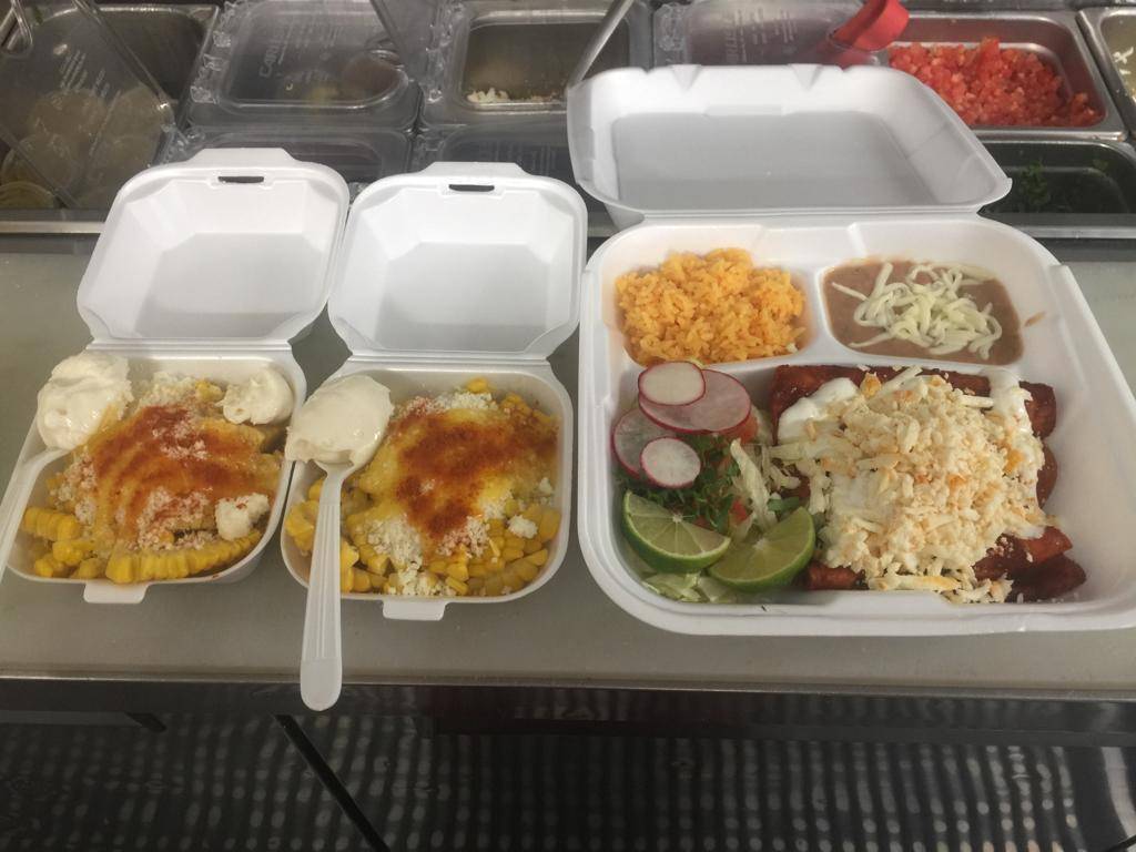 Martas Tamales En Milwaukee Wisconsin | restaurant | 1023 S Cesar E Chavez Dr, Milwaukee, WI 53204, USA | 4149755410 OR +1 414-975-5410