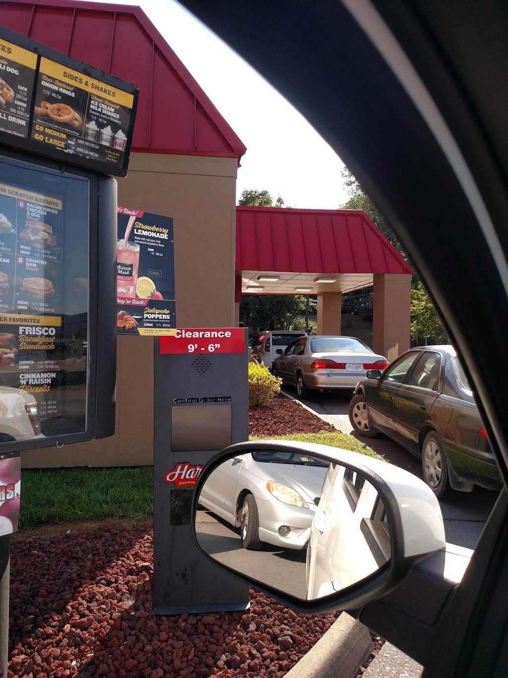 Hardees | restaurant | 2801 Beech Ave, Buena Vista, VA 24416, USA | 5402613353 OR +1 540-261-3353