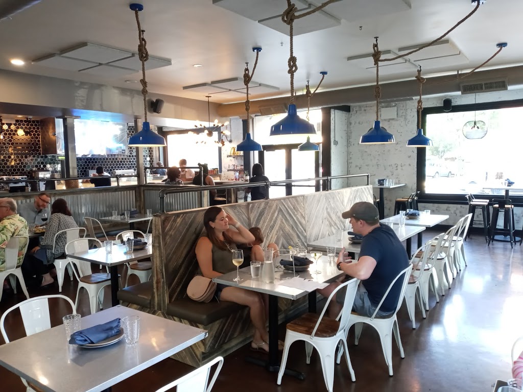 Pescadero Seafood & Oyster Bar | restaurant | 1258 W Belmont Ave, Chicago, IL 60657, USA | 7738570261 OR +1 773-857-0261