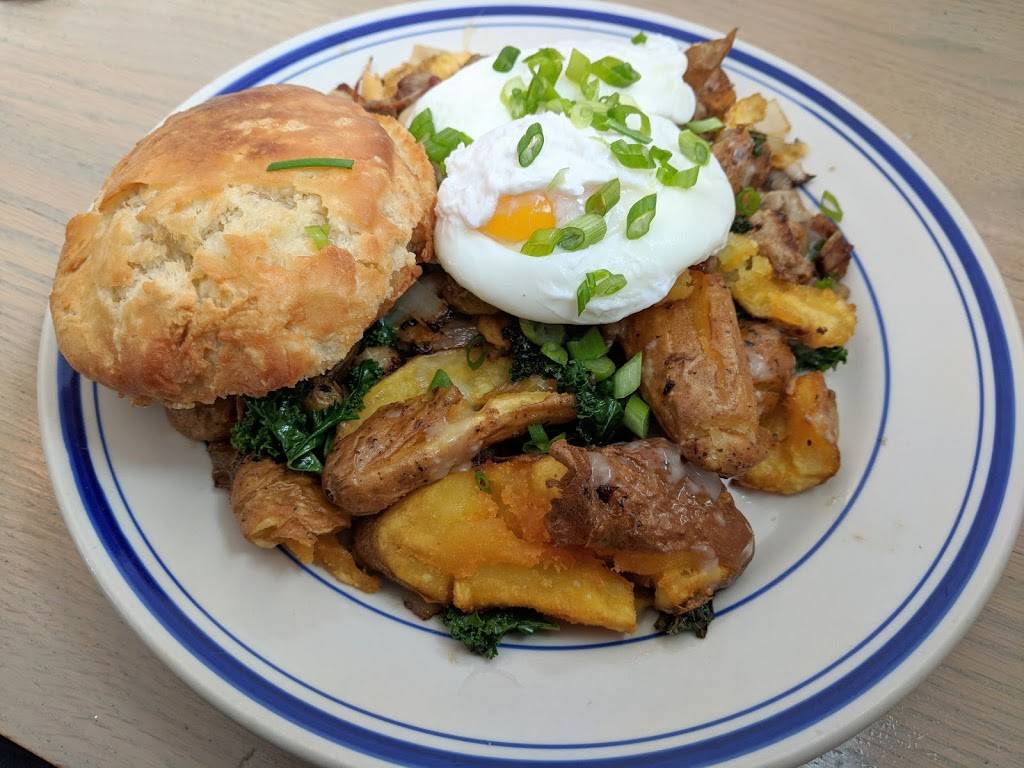 The Tribune Ice Cream & Eatery | restaurant | 110 E Nagonaba St, Northport, MI 49670, USA | 2313861055 OR +1 231-386-1055