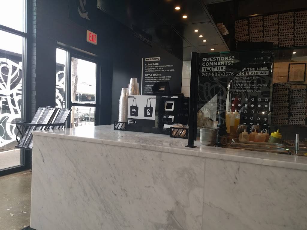 &pizza | restaurant | 1961 Chain Bridge Rd, McLean, VA 22102, USA | 2028398576 OR +1 202-839-8576