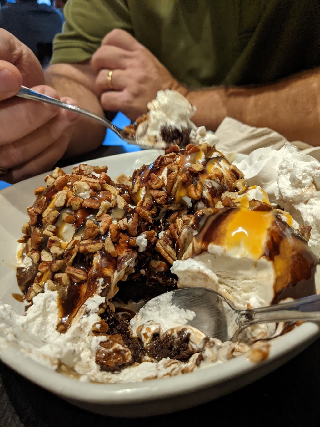 Kaminskys Dessert Cafe | bakery | 78 N Market St, Charleston, SC 29401, USA | 8438538270 OR +1 843-853-8270