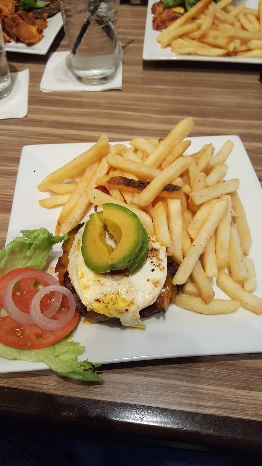 Shortfields Simpsonville | restaurant | 111 N Main St, Simpsonville, SC 29681, USA | 8647578228 OR +1 864-757-8228