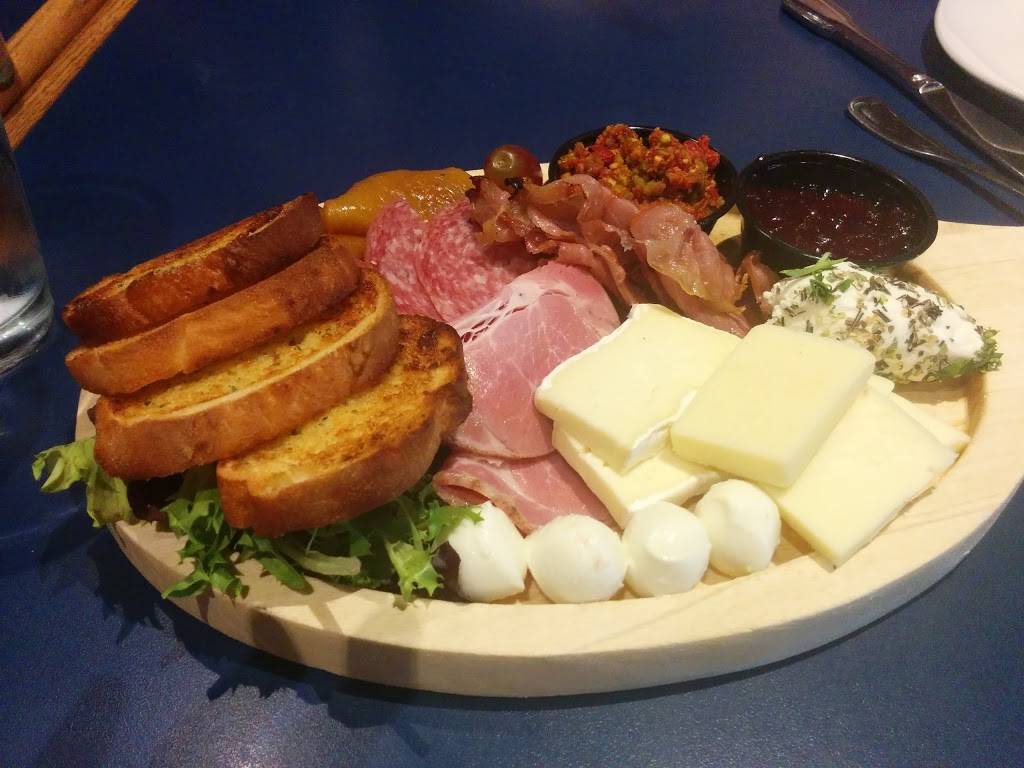 Biagios Italian Kitchen | restaurant | 1394 Richmond Rd, Ottawa, ON K2B 6R8, Canada | 6138280770 OR +1 613-828-0770