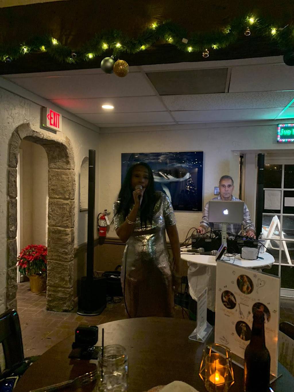 Whales Bar & Grill | restaurant | 3537 Galt Ocean Dr, Fort Lauderdale, FL 33308, USA | 9546784123 OR +1 954-678-4123