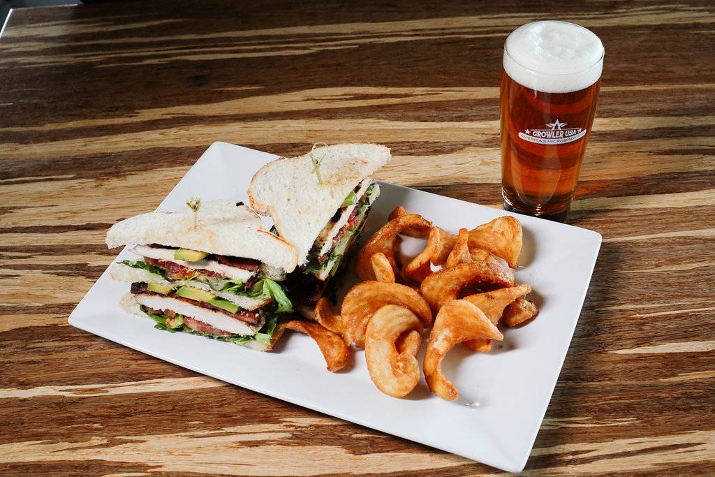 Neighbors Westside Bar and Grill | restaurant | 2101 Vista Oeste NW, Albuquerque, NM 87120, USA | 5058327558 OR +1 505-832-7558