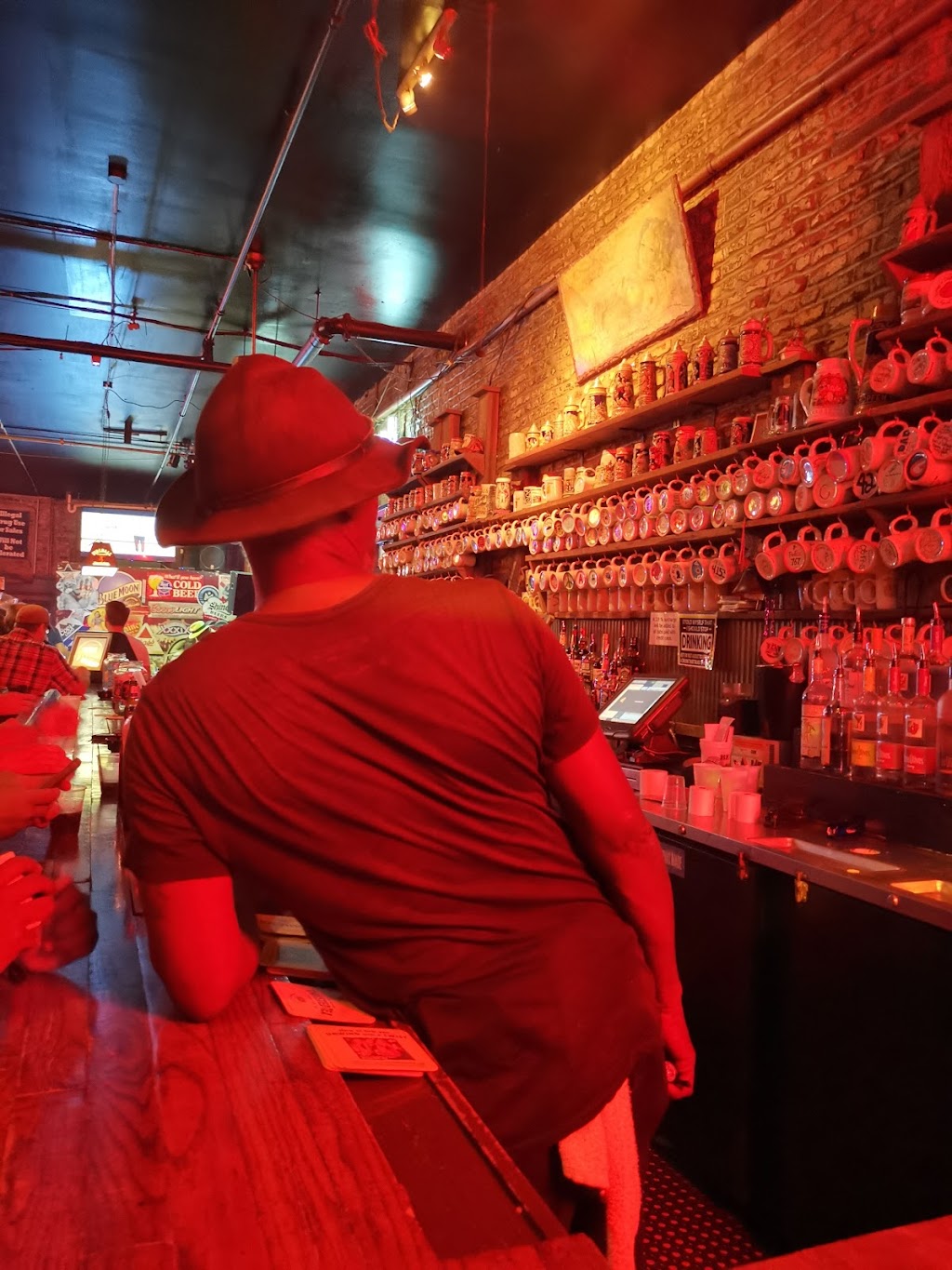 Beale Street Tap Room | restaurant | 168 Beale St, Memphis, TN 38103, USA | 9015762220 OR +1 901-576-2220