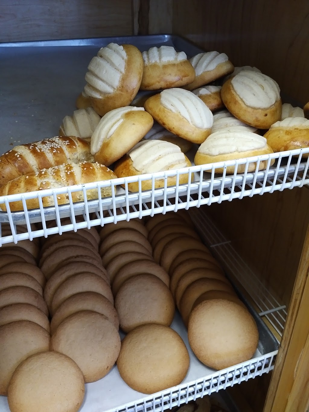 Angelas Bakery | bakery | 2854 S Old Missouri Rd, Springdale, AR 72764, USA | 4797513389 OR +1 479-751-3389