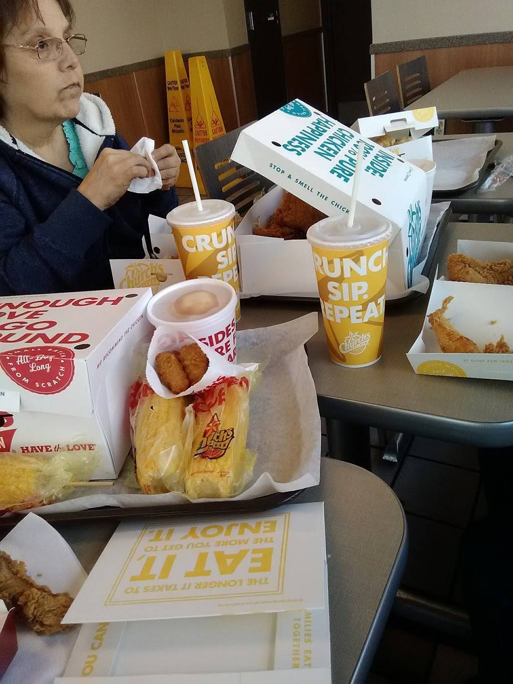 Churchs Chicken | restaurant | 2910 Westlane Rd, Indianapolis, IN 46268, USA | 3172974064 OR +1 317-297-4064