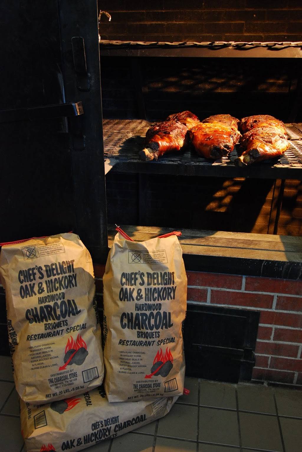 Tops Bar-B-Q | restaurant | 3023 Thomas St #7605, Memphis, TN 38127, USA | 9013530337 OR +1 901-353-0337