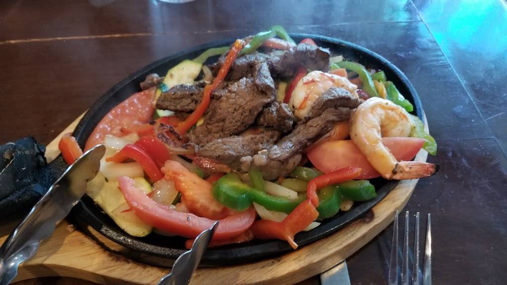 Las Rocas Bar & Grill | restaurant | 27923 Sloan Canyon Rd, Castaic, CA 91384, USA | 6612576905 OR +1 661-257-6905