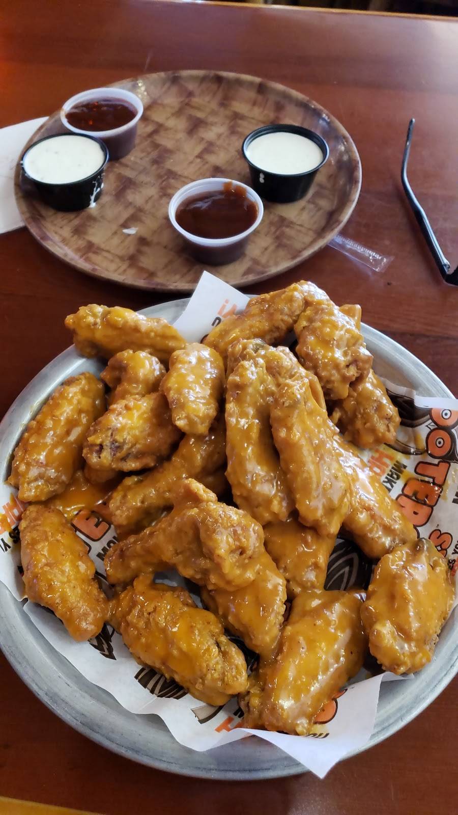 Hooters | restaurant | 750 Citadel Dr E Ste. 1012, Colorado Springs, CO 80909, USA | 7195963111 OR +1 719-596-3111