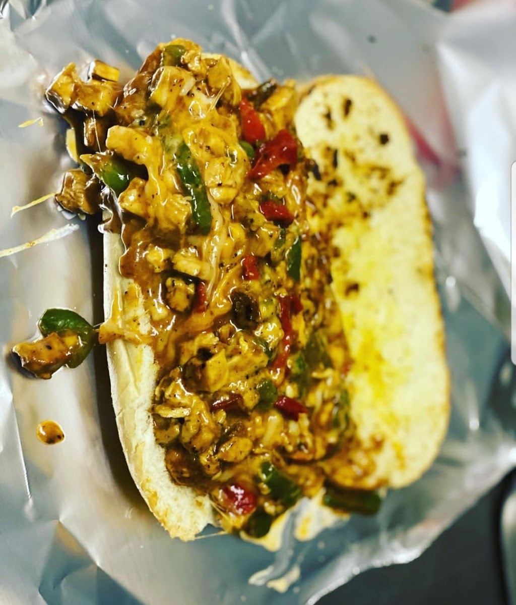 MoMos Restaurant | restaurant | 742 E 185th St, Cleveland, OH 44119, USA | 2169386080 OR +1 216-938-6080