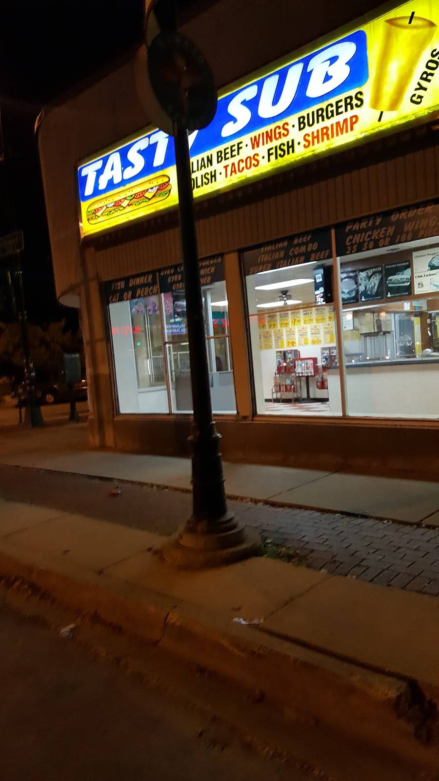 Tasty Sub | restaurant | 2001 Howard St, Chicago, IL 60645, USA | 7733814600 OR +1 773-381-4600