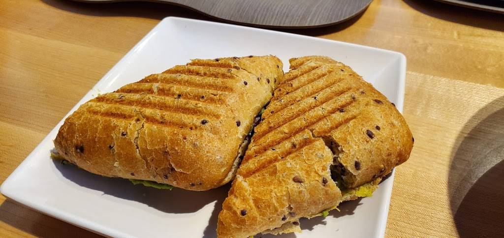 Cafe Zupas | restaurant | 12415 Wayzata Blvd Suite #14, Minnetonka, MN 55305, USA | 6514358470 OR +1 651-435-8470