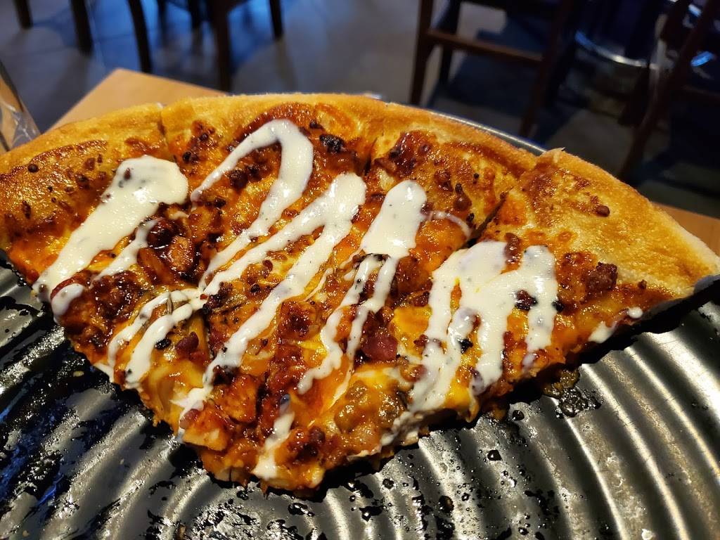 Boston Pizza | restaurant | 390 First St, Collingwood, ON L9Y 1B5, Canada | 7054438776 OR +1 705-443-8776